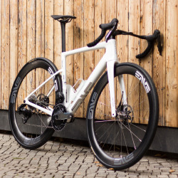 ENVE Melee V2 Race Bike